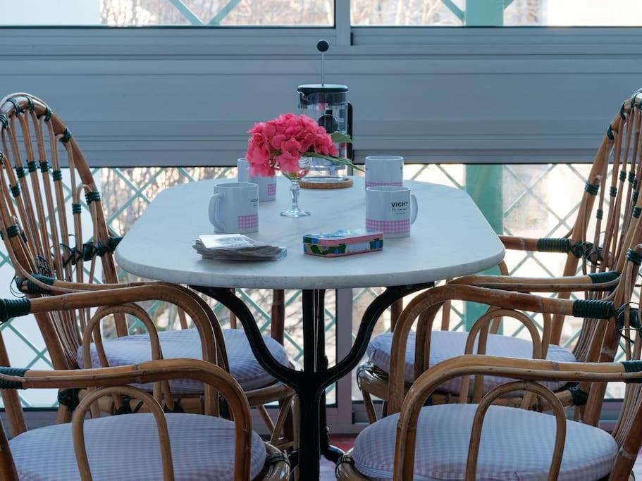Le Joyau Des Parcs Classe 4 Etoiles Appartement Central Au Calme Avec Terrasse Vichy Eksteriør bilde
